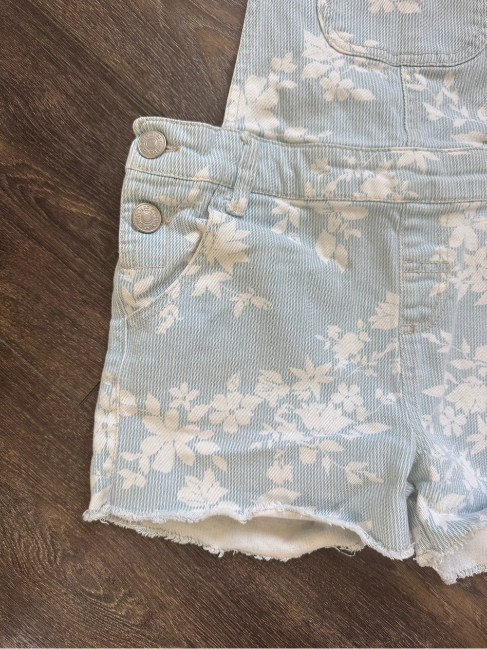 Cherokee Girls Blue White Floral Denim Shortalls Overalls L 10/12 - Picture 3 of 6